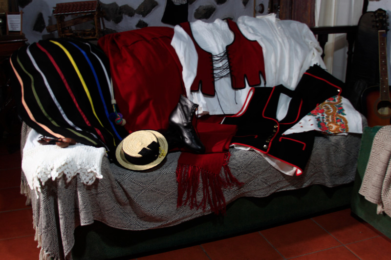 Ropa tradicional canaria